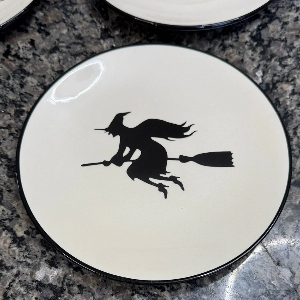 4 Halloween Themed Plates 8 inch NEW